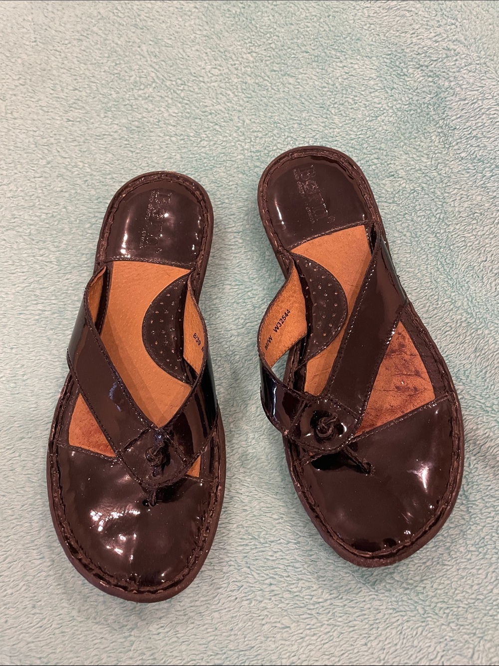 Born patent leather sandals size 8